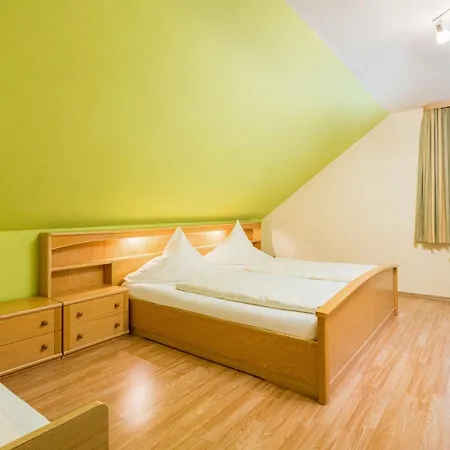 Ferienwohnung Im Waldhaus Apartment